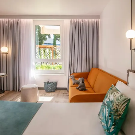 Novotel Aeroport Cap 3000 Hotel