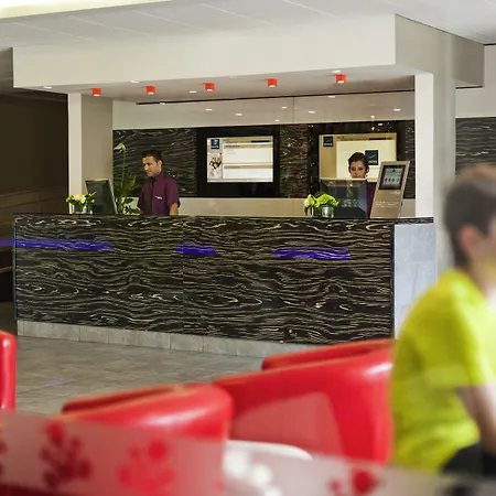 Novotel Aeroport Cap 3000 Hotel 4*