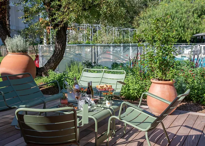 Novotel Aéroport Cap 3000 4*