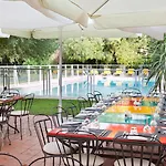 Hotell Novotel Aeroport Cap 3000 4*