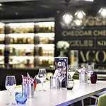 Novotel Aeroport Cap 3000 4*