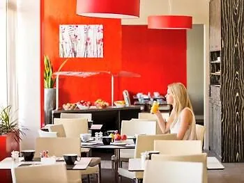 Novotel Aeroport Cap 3000 Hotel 4*