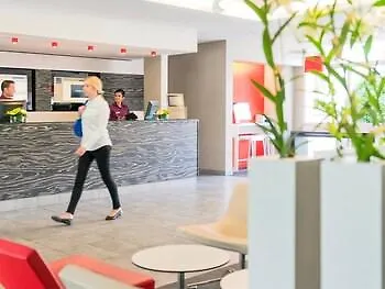 Novotel Aeroport Cap 3000 4*