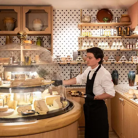 诺沃特尼斯机场卡普3000酒店 酒店