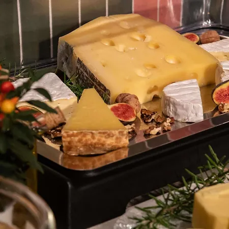 诺沃特尼斯机场卡普3000酒店 4*