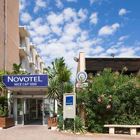 Отель Novotel Aeroport Cap 3000 Сен-Лоран-дю-Вар
