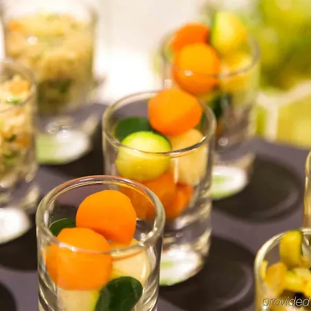 Novotel Aeroport Cap 3000 Hotel 4*