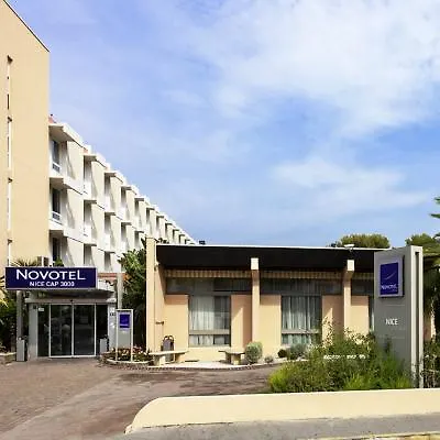 Novotel Aeroport Cap 3000 Hotel 4*