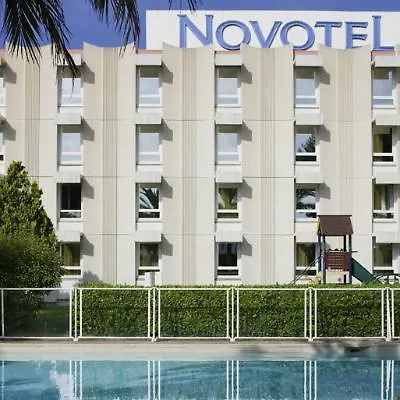 Novotel Aeroport Cap 3000 4*